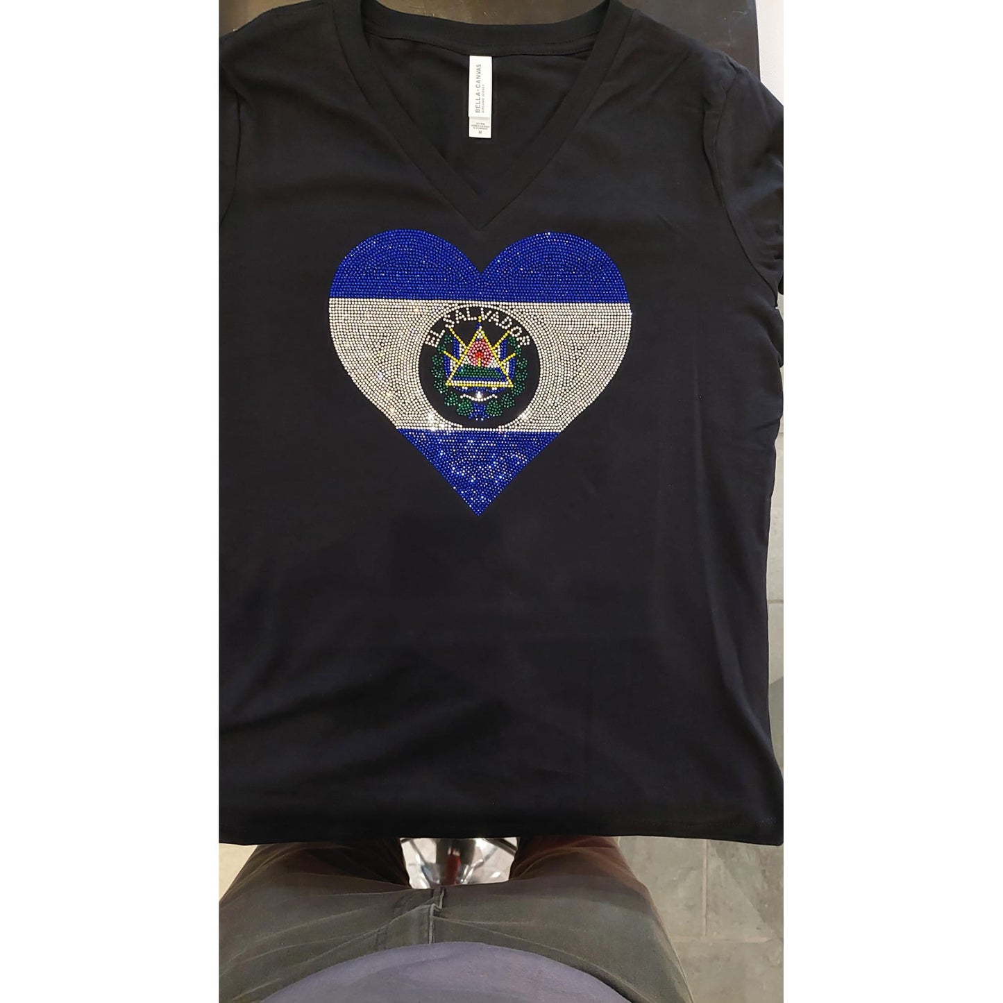 El Salvador Bling Sweatshirt El Salvador Flag Shirt Central America sweatshirt Love Soft and Comfortable Pullover Sweatshirt Gift Souvenir