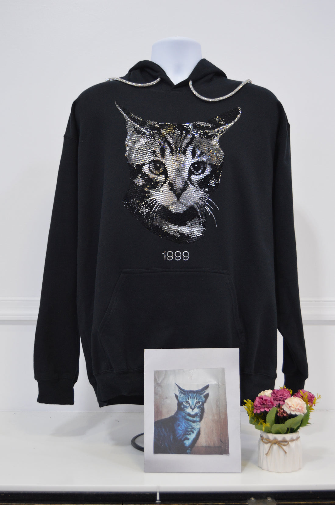 The Sparkling Elegance of Rhinestone Embellishments: A Timeless Touch to Fashion and Décor